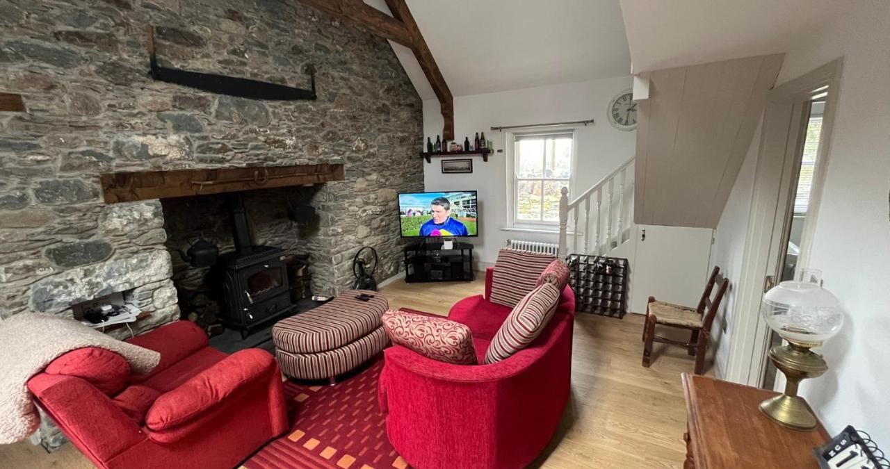Newly Renovated Stone Cottage Located 2.5 Miles From Killarney Town Teernaboul 外观 照片